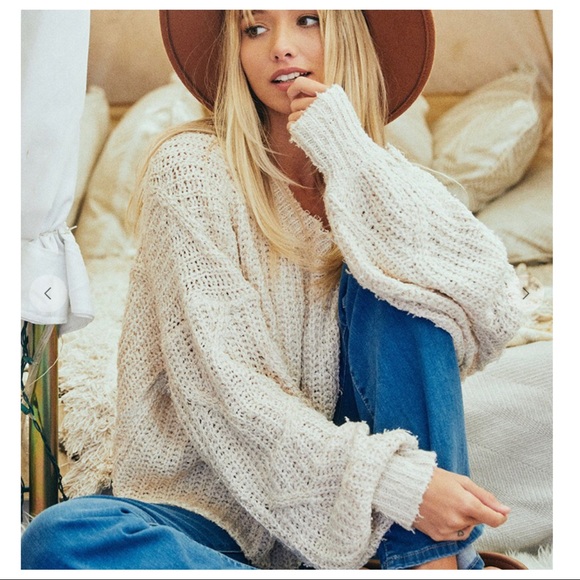 Fall lightweight V Neck Boho Chic sweater - Picture 4 of 4